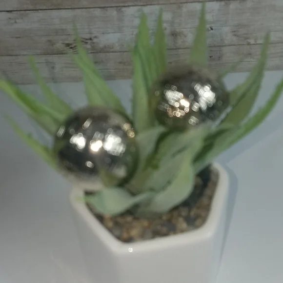 Fashion Jewelry, Vintage gold clip on earrings - Picture 4 of 4